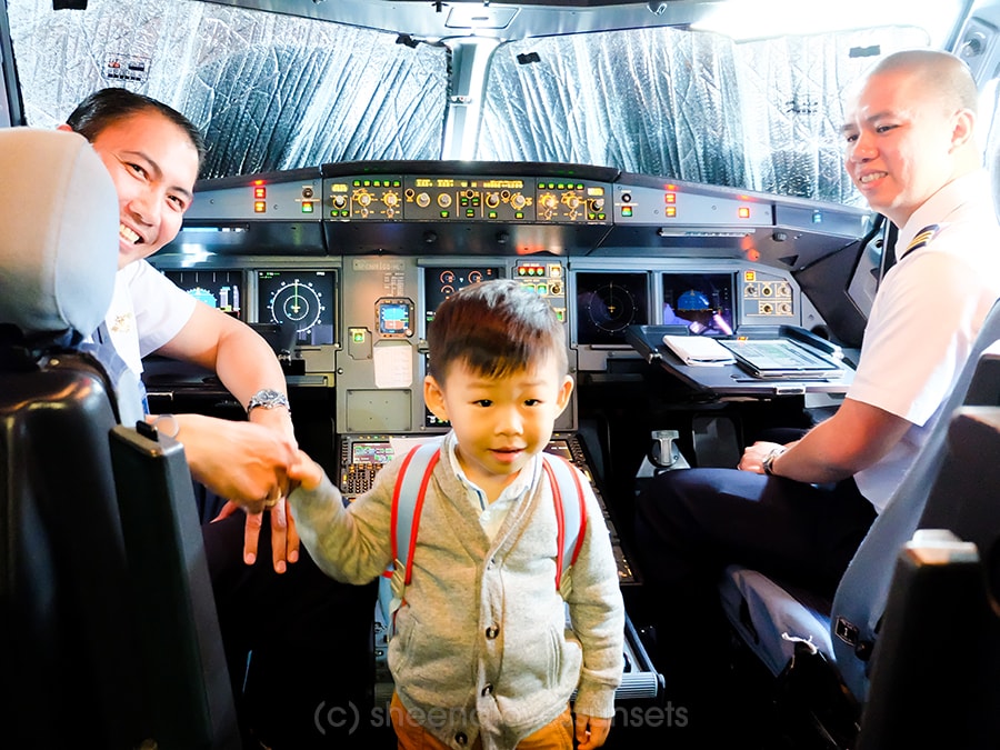 Philippine Airlines Cockpit-min